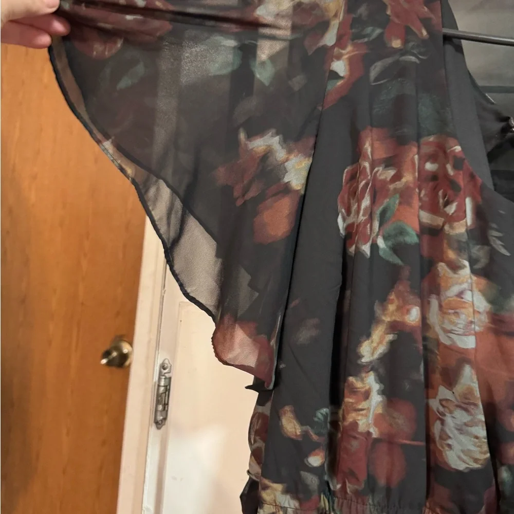 “Dark Roses” Floral Ruffle Sleeve Dress - Picture 6 of 7